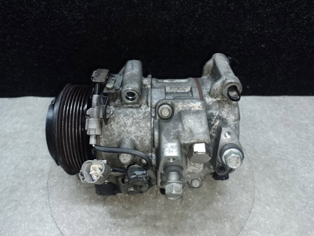 Компресор кліматичної установки 8832042120 TOYOTA