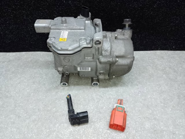 Компресор кліматичної установки Toyota Auris UKP