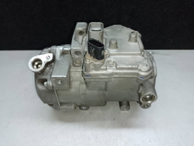Компресор кліматичної установки 8837048030 TOYOTA