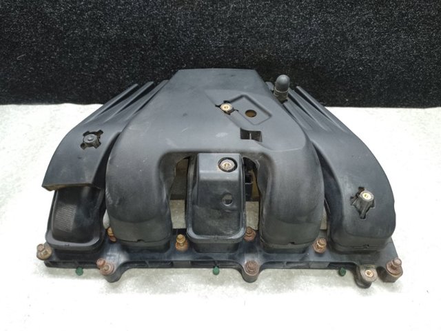 Колектор впускний 89017742 GM