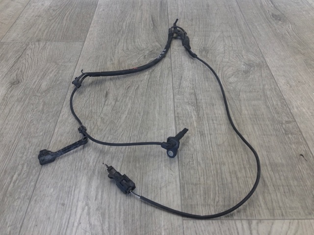 Передній правий датчик абс 8954206081 TOYOTA