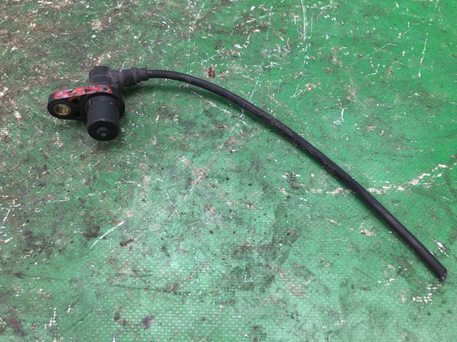 Передній лівий датчик абс 8954333030 TOYOTA