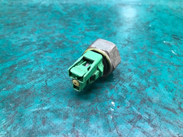 Датчик детонації 8961512090 TOYOTA
