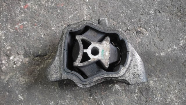 Подушка (опора) двигуна, нижня 8G9N6L063FB LAND ROVER