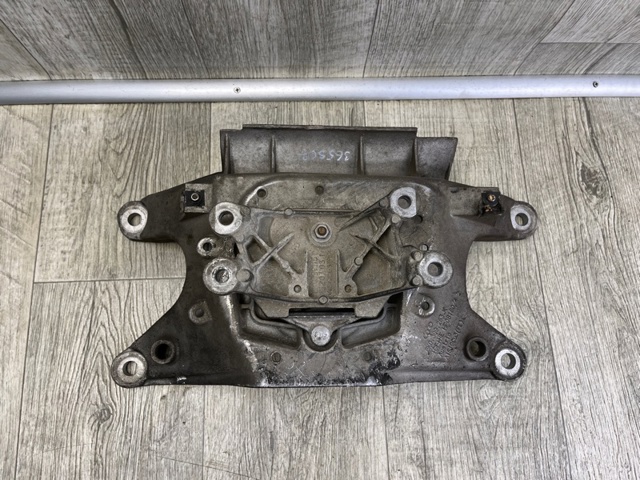 Кріплення кпп 8K0399263K VAG