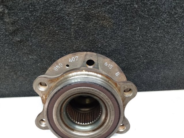 Маточина (передня) 8K0407613B VAG