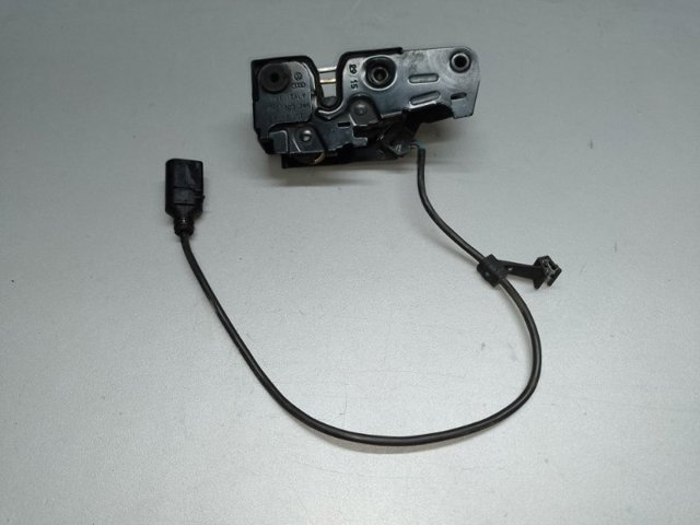 Замок кришки капота 8K0823509F VAG