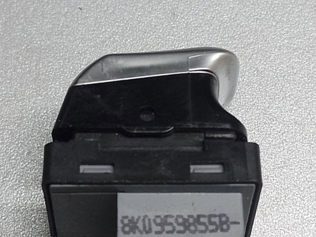 Кнопка вмикання двигуна склопідіймача передня права 8K0959855B VAG