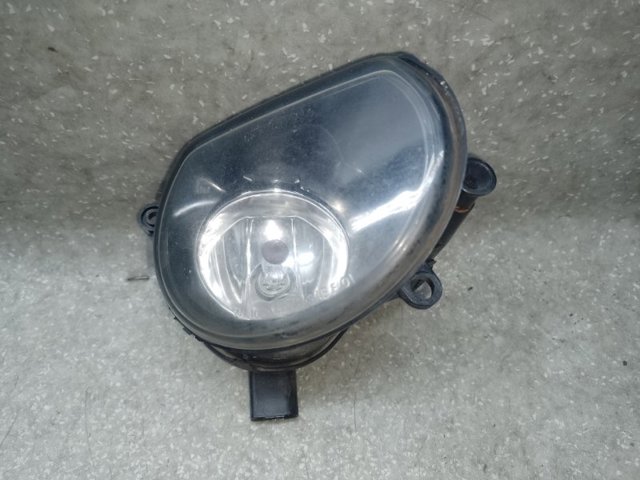 Права протитуманні фари 8P0941700A VAG
