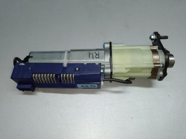 Амортизатор задньої ляди 8R0827852D VAG