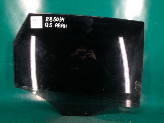 Вікно задніх дверей 8R0845206G VAG