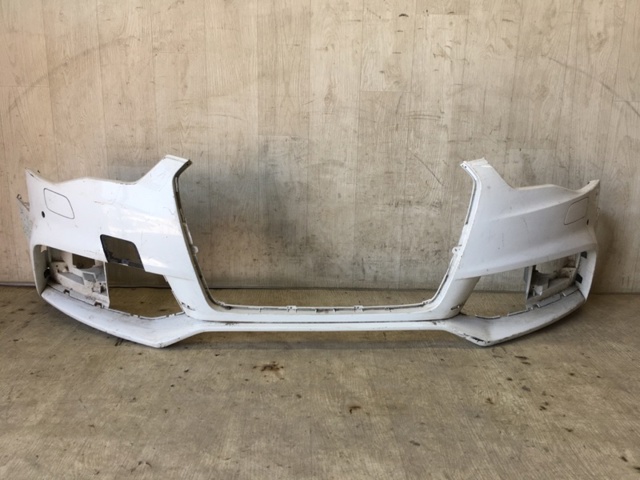 Бампер передній в зборі 8T0807065B VAG