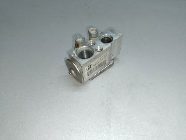 Клапан розширювальний 8T0820679A VAG
