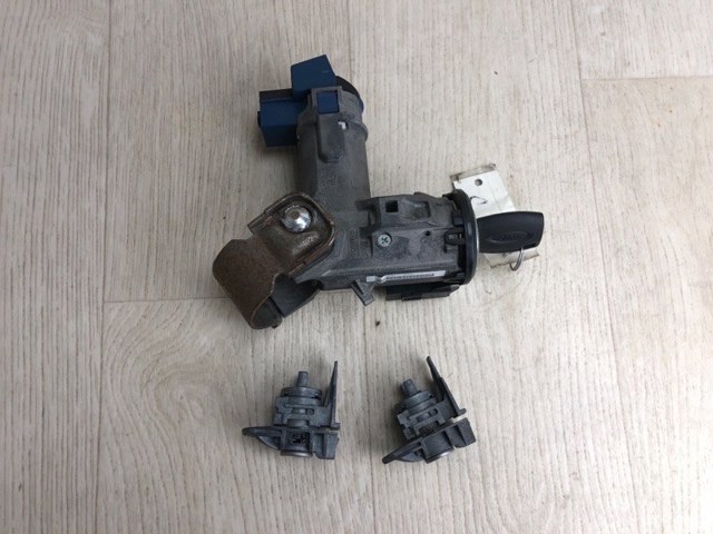 Замок запалювання 8V513F880DD FORD