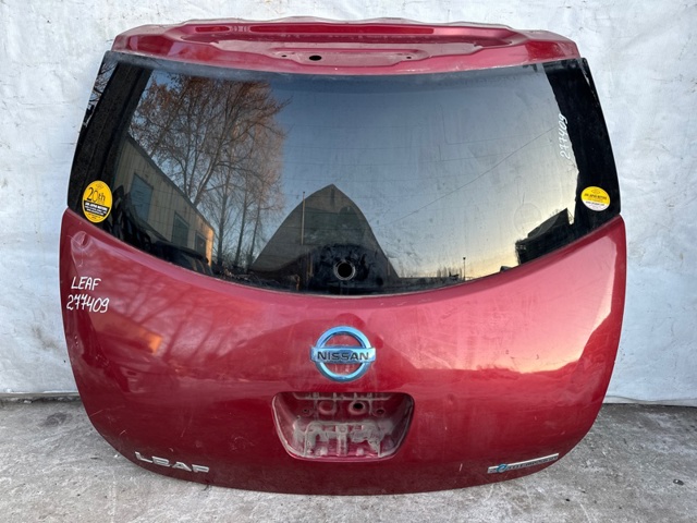 Скло двері задка 903003NA0A NISSAN