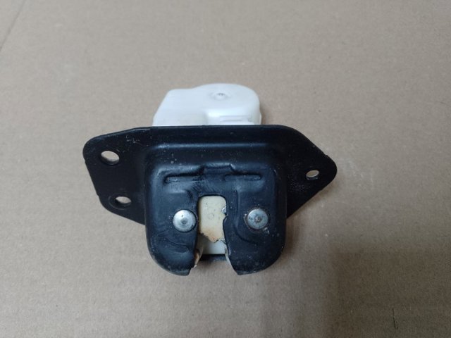Замок п'ятих дверей 90502EN00A NISSAN