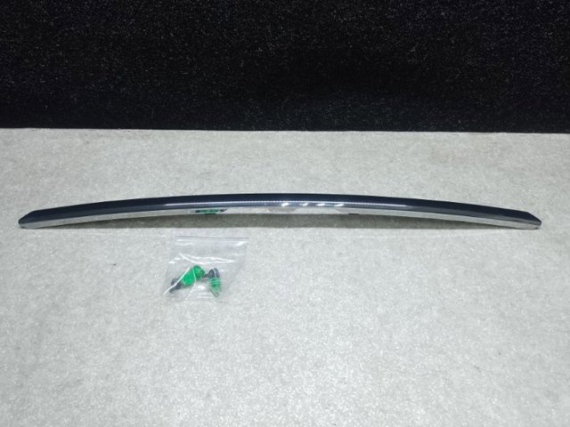 Накладка задньої 3-й/5-й двері 908104BA0A NISSAN