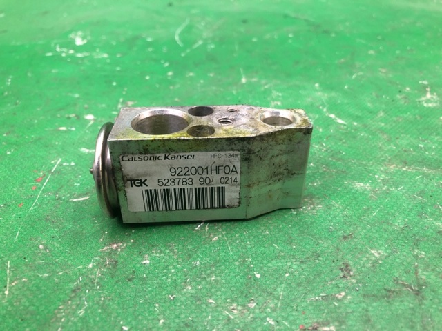 Клапан TRV, кондиціонера 922001HF0A NISSAN