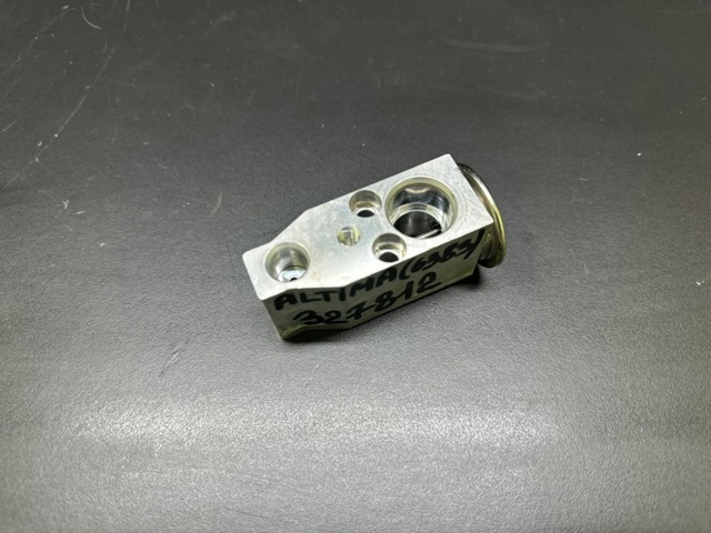 Клапан TRV, кондиціонера 922006GU0A NISSAN