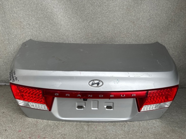 Задній правий стоп 924043L021 HYUNDAI