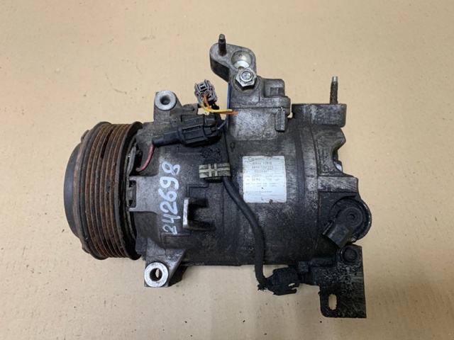 Компресор кліматичної установки 926001CB0B NISSAN