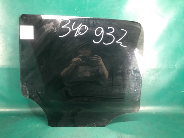 Вікно задніх дверей 95276496 GM