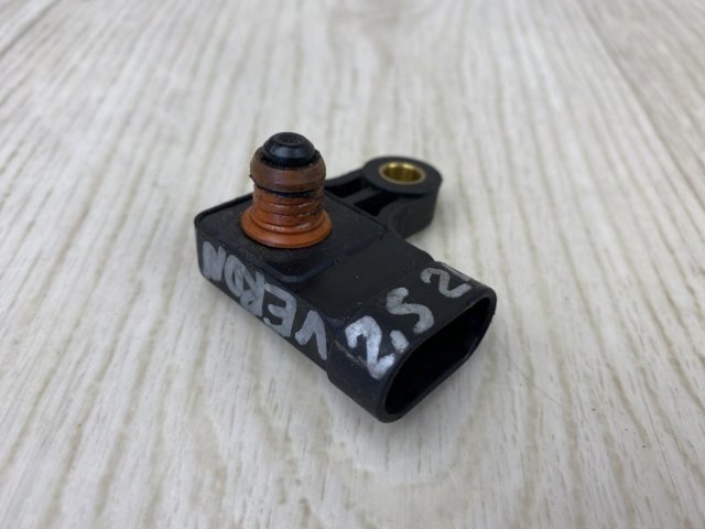 Датчик абсолютного тиску 96276354 GM