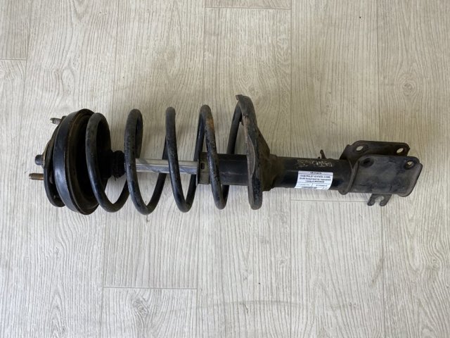 Стійка передня права 96491670 GM