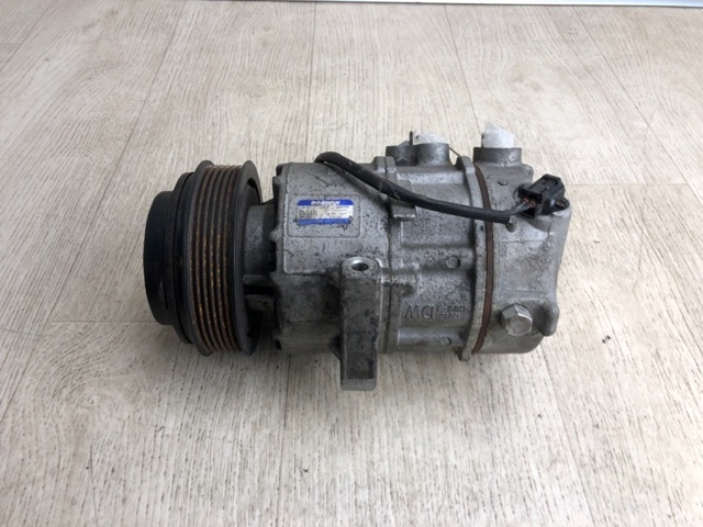 Компресор кондиціонера 977012S601 HYUNDAI