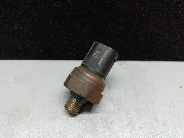Манометри A0045421618 MERCEDES