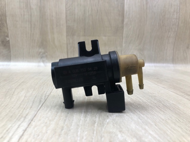 Клапан соленоїд регулювання заслонки EGR A0081535428 MERCEDES