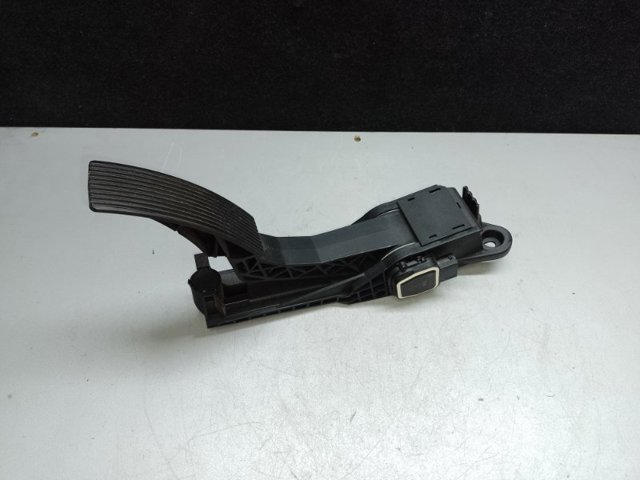 Педаль акселератора A1643000504 MERCEDES