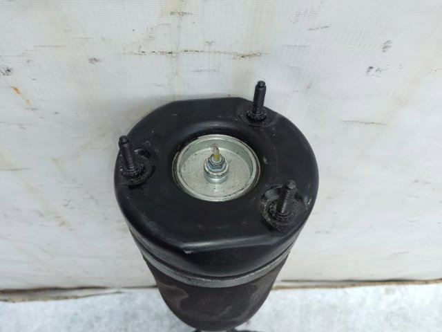 Амортизатор передній A1643204513 MERCEDES