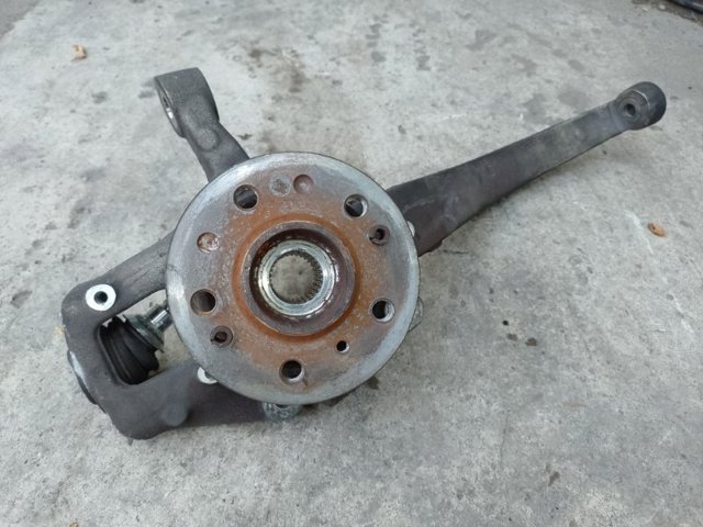 Цапфа поворотного кулака A1643301720 MERCEDES