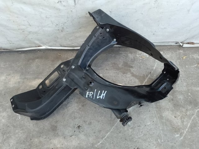 Рамка радіатора ліва A1646200391 MERCEDES
