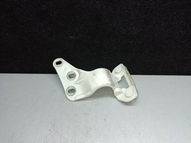 Петля багажника A1647401837 MERCEDES
