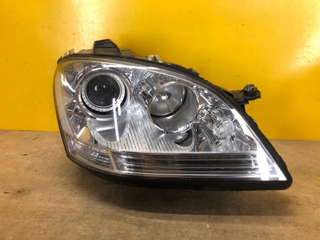 Фара передня права A1648205461 MERCEDES