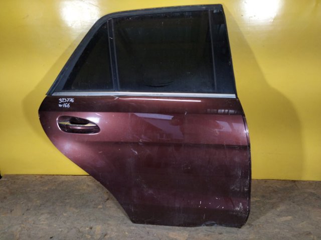 Двері пасажирські задні праві A1667300205 MERCEDES
