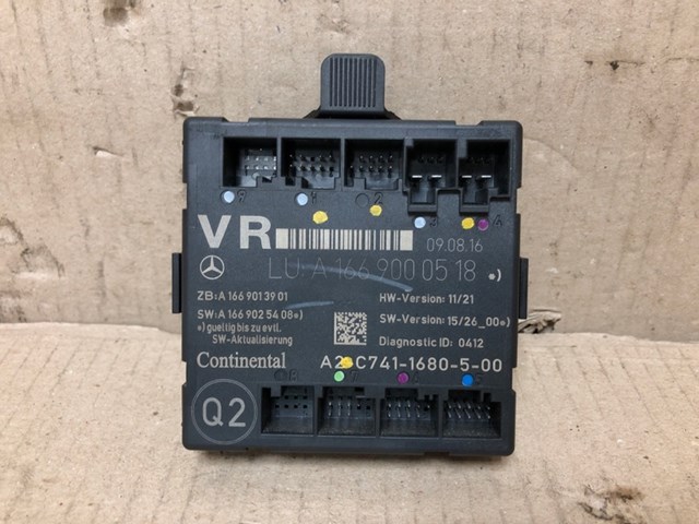 Блок комфорту передніх дверей A1669000518 NISSAN