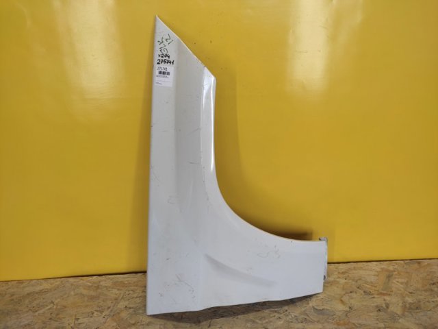 Переднє праве крило A2048801018 MERCEDES