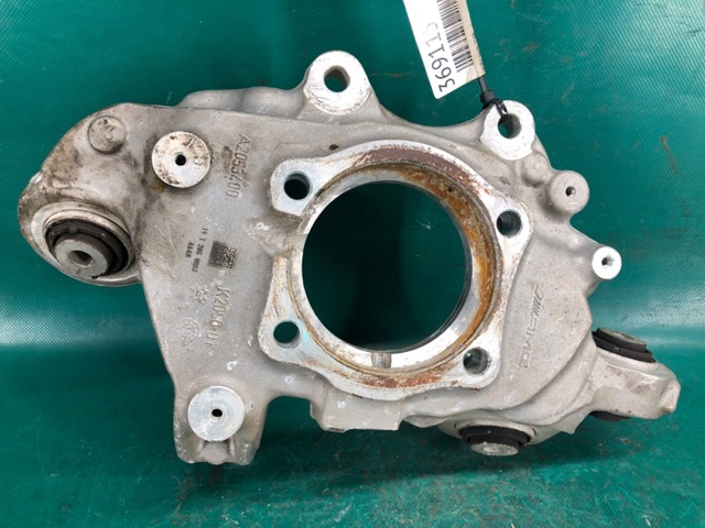 Кулак поворотний правий A2053500241 MERCEDES
