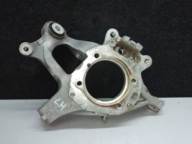 Цапфа поворотна ліва A2113508308 MERCEDES
