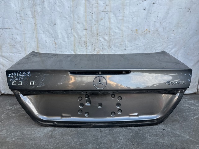 Кришка багажника кузова A2117500375 MERCEDES