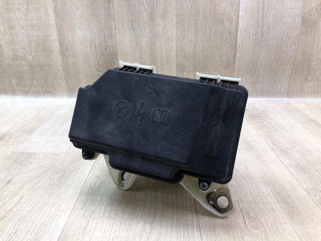 Коробка запобіжників A2229063202 MERCEDES