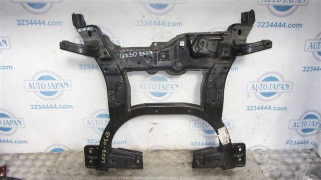 Передня балка A2466201200 NISSAN