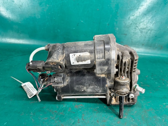 Компресор пневмоподвески A2513201204 MERCEDES