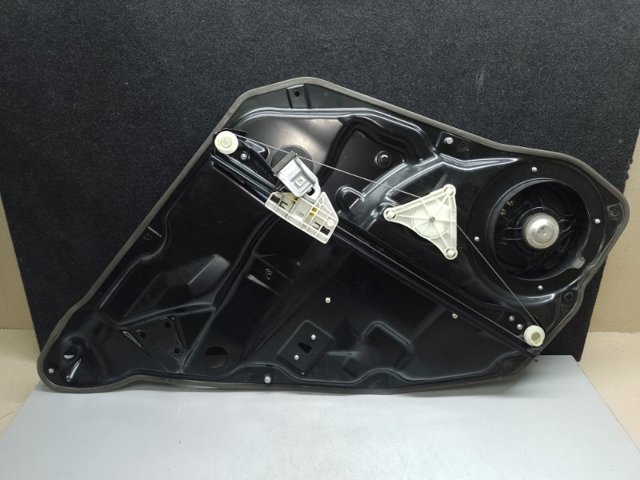 Мотор склопідйомника дверей задніх, правих A2518200208 MERCEDES
