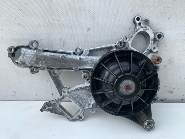 Помпа водяна, (насос) охолодження A2762010701 MERCEDES