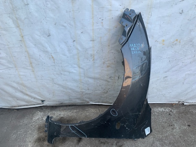 Бічна частина передня ліва BBP852211B MAZDA
