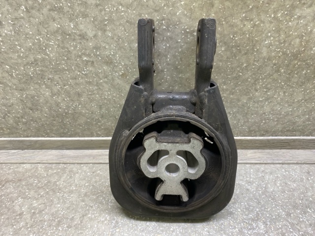 Задня подушка двигуна BCKA39040B MAZDA